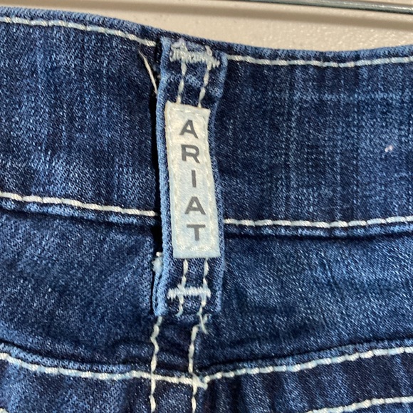 Ariat, R.E.A.L Denim, Mid Rise Straight Blue Denim Jeans. 29R - Picture 12 of 16